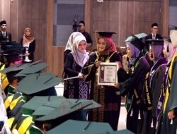 227 Wisudawan IAI An-Nawawi Diminta Ikut Kawal Tranformasi Digital