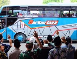 Lepas Calon Jemaah Haji, Bupati Titip Doa Kudus Aman dan Sejahtera