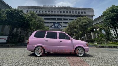 Kijang Pink kembali ke pemilik pertama. (dok Alan Henry)
