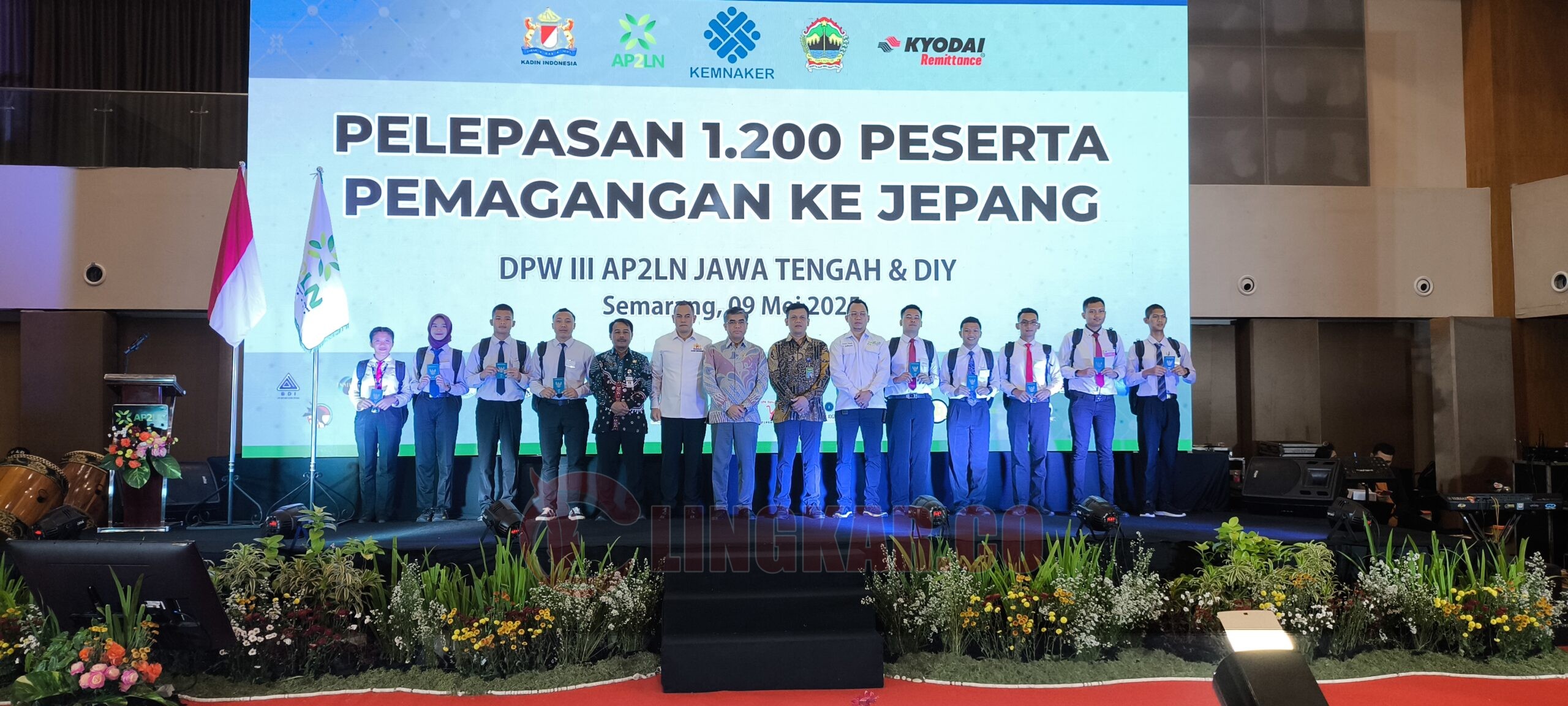 Ribuan pesera magang dari DPW III Asosiasi Penyelenggara Pemagangan Luar Negeri (AP2LN) Jawa Tengah dan DIY resmi diberangkatkan ke Jepang. (dok Alan Henry)