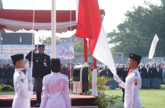 Upacara peringatan Hardiknas di Stadion Joyokusumo pada Jumat (2/5/2025). Foto: Istimewa/Humas