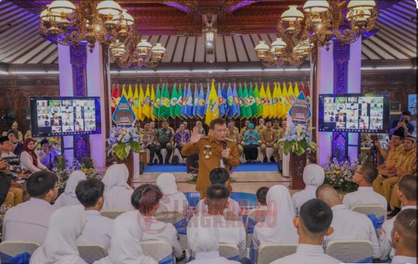 Tidak Ada Lagi Pungutan di SMA Negeri Jateng, Ahmad Luthfi : Kalau Ada Segera Laporkan! lingkar