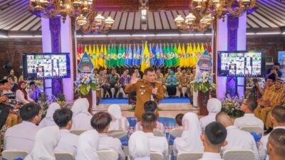 Gubernur Jawa Tengah, Ahmad Luthfi saat menghadiri dialog terkait masalah pendidikan yang digelar di Rumah Rakyat, Kantor Gubernur Jawa Tengah. (dok Pemprov Jateng)