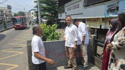 Ketua Komisi B DPRD Kota Semarang, Joko Widodo bersama anggotanya tinjau sejumlah pasar tradisional. (dok Istimewa)