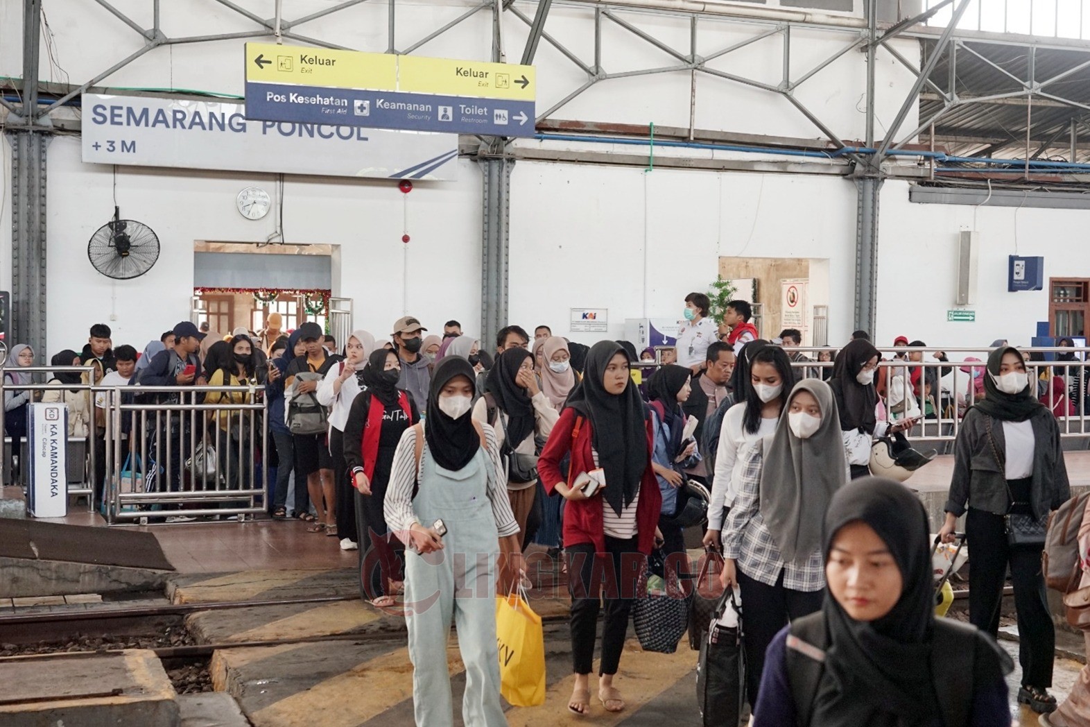 Suasana di Stasiun Wilayah Daop 4 Semarang pada Libur Waisak. (dok KAI Daop 4 Semarang)