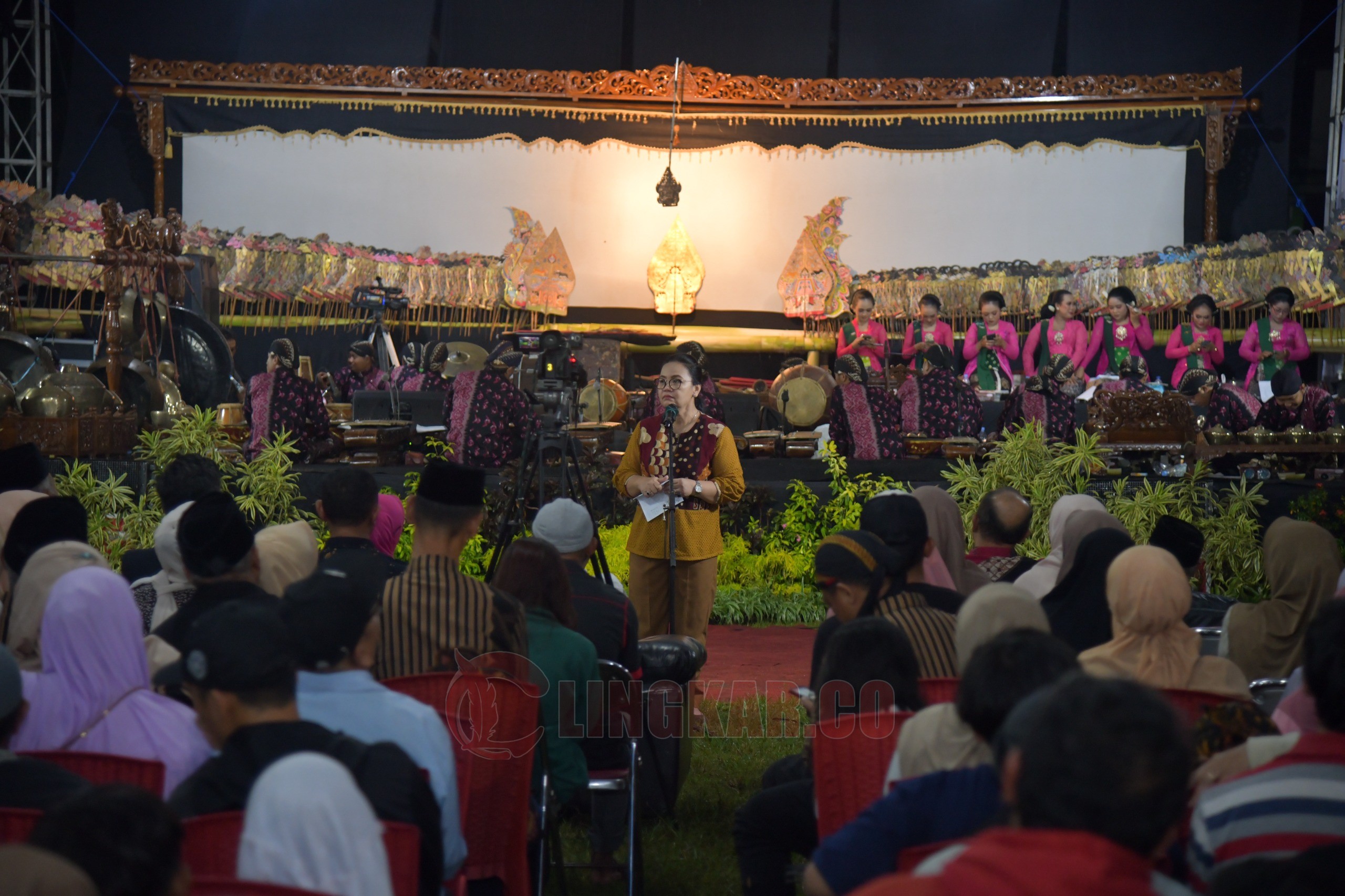 Wali Kota Semarang, Agustina Wilujeng Pramestuti saat menghadiri Gelar Budaya Apitan di Kelurahan Gedawang, Kecamatan Banyumanik. (dok Pemkot Semarang)
