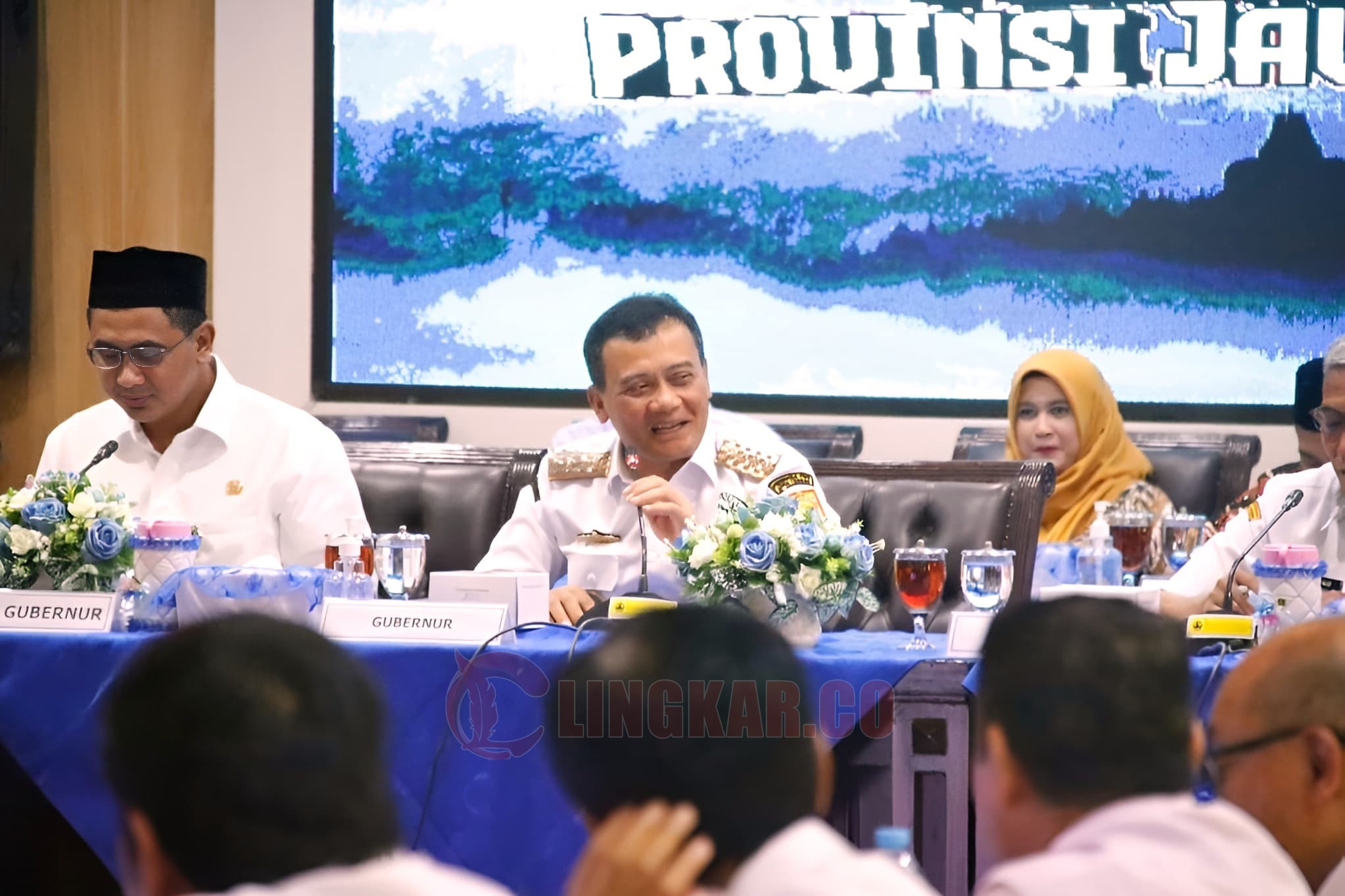 Gubernur Jawa Tengah, Ahmad Luthfi saat pimpin Rapat Koordinasi Pengendalian Operasi Kegiatan (POK) yang membahas realisasi kinerja APBD Provinsi Jawa Tengah Tahun Anggaran 2025. (dok Pemprov Jateng)