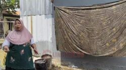 Widji Astutik, pengerajin batik asal Desa Lanji, Kecamatan Patebon. (dok Istimewa)