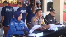 Kapolres Purworejo saat menyampaikan siaran pers terkait pengungkapan kasus premanisme. (dok Polres Purworejo)
