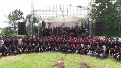 Kegiatan halal bihalal dan santunan anak yatim yang digelar di Desa Penjalin. (dok Istimewa)
