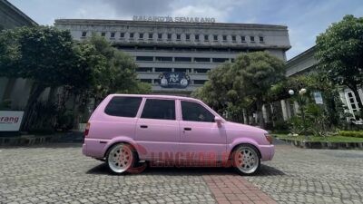 Kijang Pink kembali ke pemilik pertama. (dok Alan Henry)
