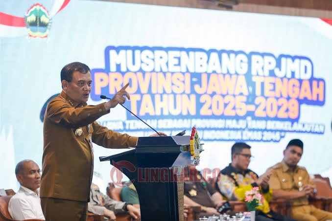 Gubernur Jawa Tengah, Ahmad Luthfi ketika membuka arahannya pada acara Musrenbang RPJMD Provinsi Jateng periode 2025-2029 di Gedung Gradhika Bhakti Praja. (dok Pemprov Jateng)