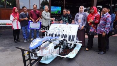 Target Swasembada Pangan, Bupati Kudus Salurkan Bantuan Alsintan ke Kelompok Tani