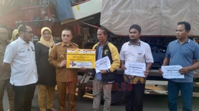 Percepat Panen, DPR RI Serahkan Alsintan ke Petani Pati