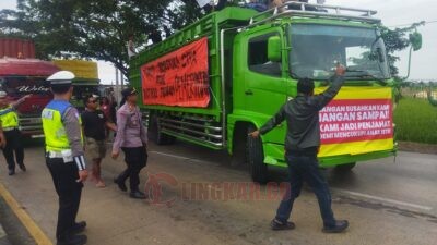Tolak Kebijakan Zero ODOL, Puluhan Truk Blokir Jalan Lingkar Selatan Pati