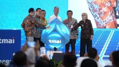 Menteri Perindustrian Resmikan Pabrik Panel Surya TMAI, Dorong Transisi Energi Nasional