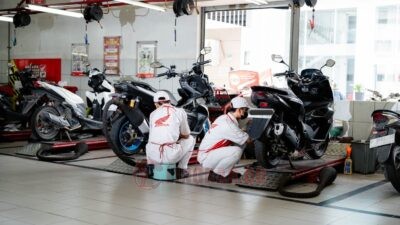 Awas! Keterlambatan Penggantian Oli Mesin Bisa Berakibat Fatal pada Motor Anda