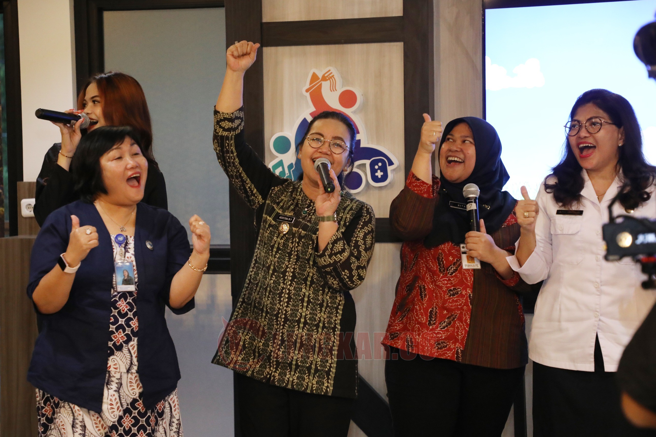 Wali Kota Semarang, Agustina Wilujeng Pramestuti saat menghadiri kegiatan Youth Forum yang digelar oleh Stasiun Siaran Luar Negeri (SLN) RRI. (dok Pemkot Semarang)