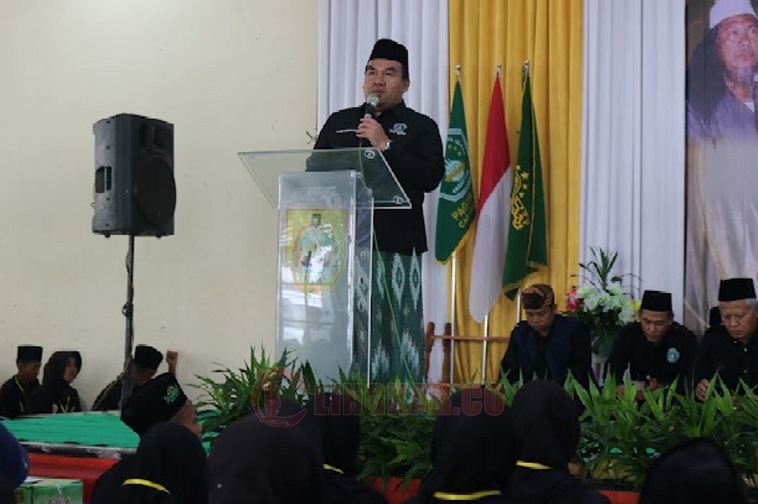 Ketua PW Pagar Nusa Jawa Tengah, H Arief Rohman saat menyampaikan sambutan Pengesahan Anggota Baru tahun 2025 di Gedung Kartini Sragen, Ahad, (29/6/2025). Foto: dokumentasi