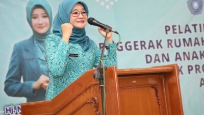 Ketua TP PKK Jateng, Nawal Arafah Yasin saat berbicara pada pembukaan pelatihan paralegal bagi perempuan untuk angkatan kedua di Aula Lantai 2 Gedung TP PKK Provinsi Jateng. Foto: dokumentasi