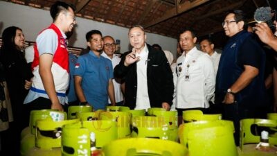Gubernur Jawa Tengah Ahmad Luthfi saat mendampingi Menko Bidang Pangan, Zulkifli Hasan meninjau Koperasi Desa Merah Putih (KDMP) Desa Sumbung, Kecamatan Cepogo, Kabupaten Boyolali, Sabtu (19/7/2025). Foto: dokumentasi