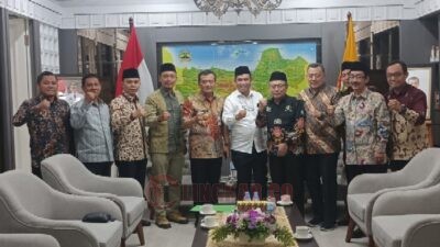 Gubernur Jawa Tengah Ahmad Luthfi saat menerima audiensi Pengurus Wilayah Ikatan Alumni Pergerakan Mahasiswa Islam Indonesia (PW IKA-PMII) Jawa Tengah di kantor Gubernur Jawa Tengah di Jalan Pahlawan Semarang, Selasa (22/7/2025). Foto: dokumentasi