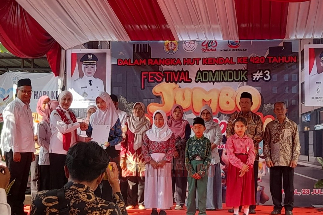 Festival Adminduk ke-3 yang digelar Disdukcapil Kendal. Foto: Yoedhi/Lingkar.co