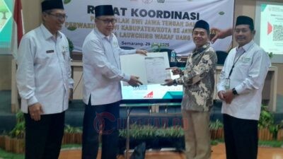 Launching Wakaf Uang di aula Front One HK, Jl Kesambi Lempongsari Gajahmungkur Semarang. Foto: dokumentasi