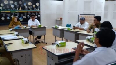Pertemuan terbatas Dinas Arpus Kota Semarang, Walisongo Center dan KOPISODA, di gedung Walisongo Center Kampus UIN Walisongo Semarang, Selasa (28/7/2025). Foto: dokumentasi