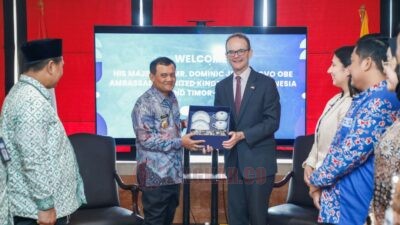 Gubernur Jawa Tengah Ahmad Luthfi bertemu Duta Besar Inggris untuk Indonesia dan Timor Leste, Dominic Jermey di Jakarta. Foto: dokumentasi
