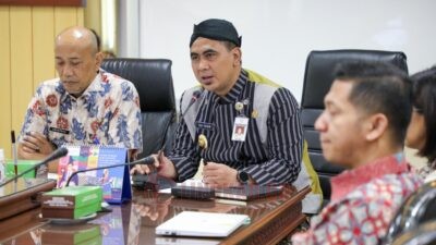 Wakil Gubernur Jawa Tengah Taj Yasin Maimoen saat mengikuti penilaian Financial Literacy Award 2025, secara daring, dari ruang kerjanya. Foto: dokumentasi