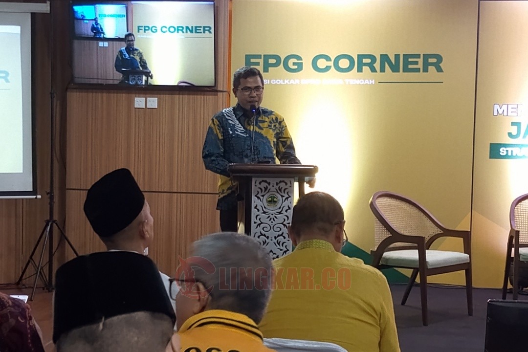 Ketua Fraksi Golkar Jateng, Ferry Wawan Cahyono saat menyampaikan sambutan FGD RPJMD 2025-2029 di ruang rapat Lt. 4 gedung DPRD Jateng, Jum'at (4/7/2025). Foto: Rifqi/Lingkar.co