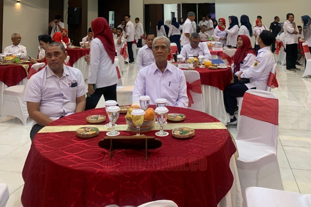 Ketua PMI Jawa Tengah, Sarwa Pramana saat menghadiri kegiatan rapat koordinasi Korwil Jateng I pada hari ini Selasa (7/7/2025) di UDD PMI Kota Semarang. Foto: /dokumentasi istimewa