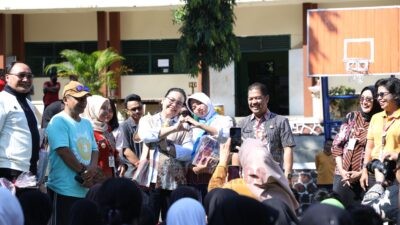 Wali Kota Semarang, Agustina Wilujeng Pramestuti saat menghadiri launching Program Cek Kesehatan Gratis (CKG) di SMP Negeri 26 Semarang. (dok Pemkot Semarang)