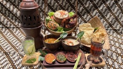 Menu terbaru @HOM Hotel Simpang Lima Semarang bertajuk Mabar Rasa dengan beragam pilihan menu khas Nusantara. (dok @HOM Hotel Simpang Lima Semarang)