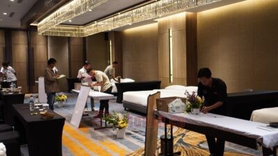 Rayakan Ulang Tahun ke-3, Hotel Aruss Semarang Gelar Kompetisi Making Bed and Flower Arrangement