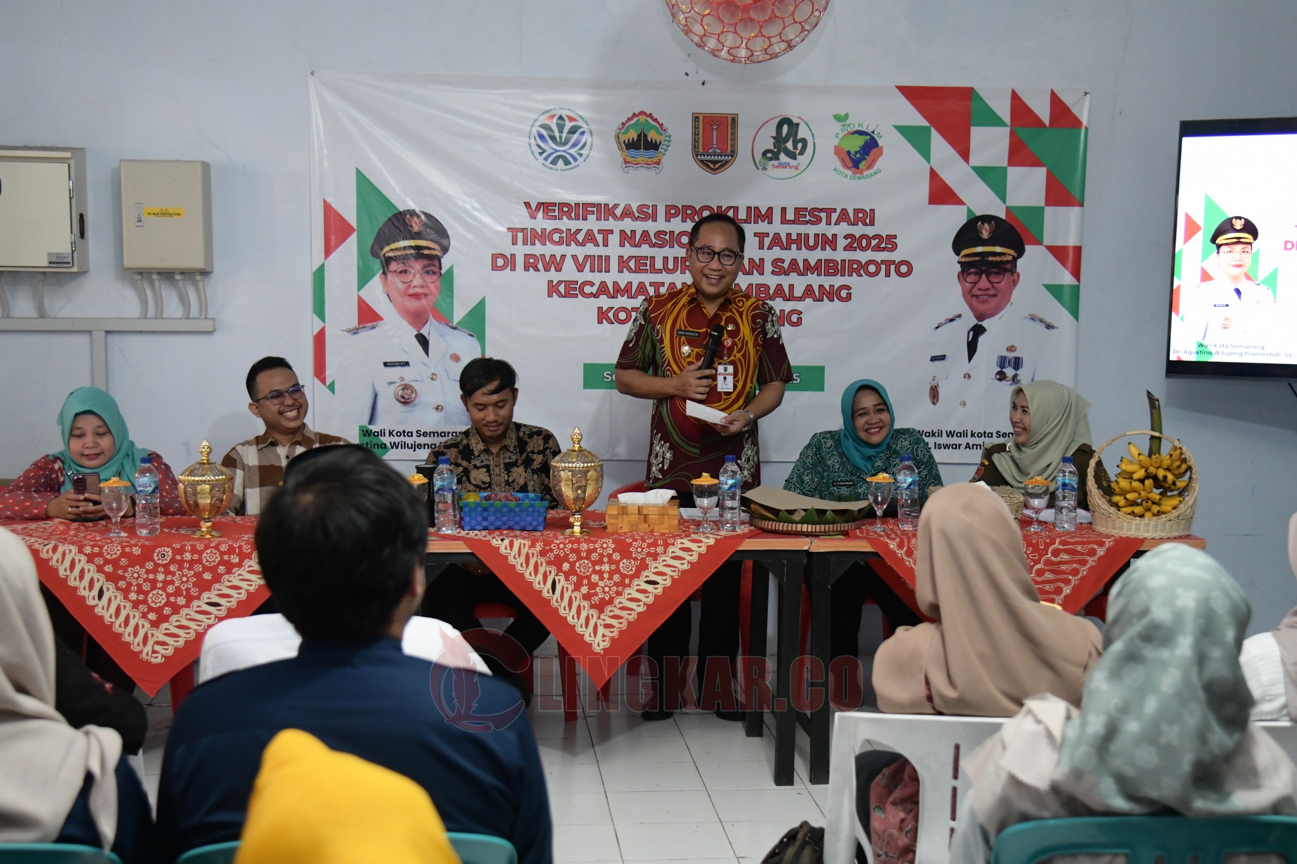 Wakil Wali Kota Semarang, Iswar Aminuddin saat menghadiri acara Verifikasi Lapangan Proklim Lestari oleh Kementerian Lingkungan Hidup di Sekretariat Bank Sampah Resik Sejahtera, RW 08, Sambiroto, Tembalang. (dok Pemkot Semarang)