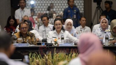 Wali Kota Semarang, Agustina Wilujeng Pramestuti saat menghadiri High Level Meeting (HLM) Tim Pengendalian Inflasi Daerah (TPID) yang berlangsung di Hotel Gumaya. (dok Pemkot Semarang)