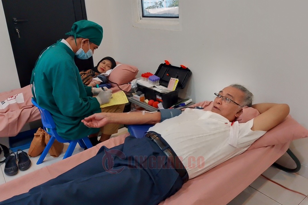Puluhan Dokter Spesialis Undip Donor Darah di PMI Kota Semarang, Awal: Terbukti Kualitas dan Terapkan CPOB