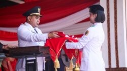 Wagub Jateng Taj Yasin Maimoen menjadi inspektur upacara (irup) pada pelaksanaan upacara HUT ke-80 Kemerdekaan Republik Indonesia di Kabupaten Pati pada Minggu 17 Agustus 2025. Foto: dokumentasi
