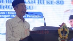 Ketua MUI Jawa Tengah Dr KH Ahmad Darodji saat menjadi Keynote Speach peluncuran buku perjuangan ulama yang dilaksanakan di Wisma Perdamaian Semarang, Jum'at (22/8/2025). Foto: dokumentasi