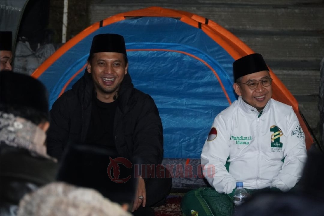 Ketua PW GP Ansor Jateng, Shidqon Prabowo (kiri) bersama Ketua PWNU Jateng, KH Abdul Ghaffar Razin (kanan) saat retreat Ansor Jateng di Boyolali. Foto: istimewa