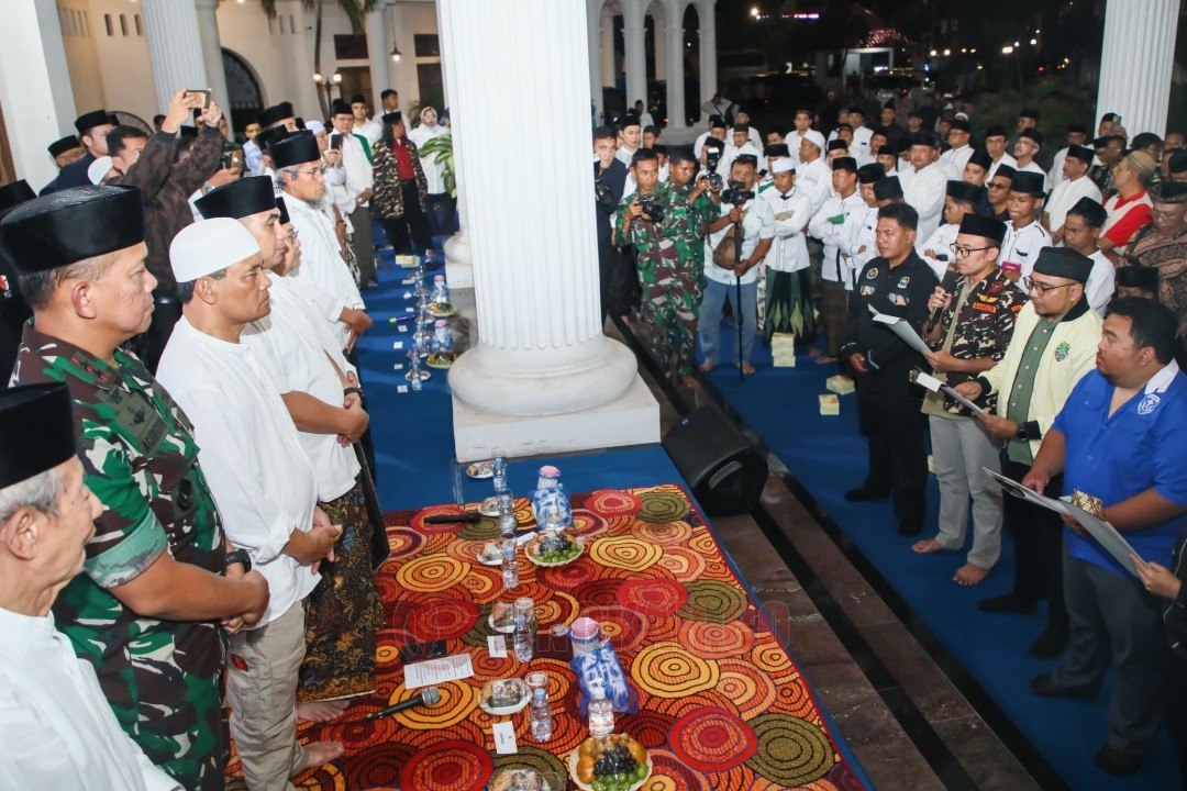 Istighotsah dan Doa Bersama, Dari Jateng untuk Indonesia yang digelar di Wisma Perdamaian, Kawasan Tugu Muda, Kota Semarang, Ahad (31/8/2025) malam. Foto: dokumentasi/istimewa
