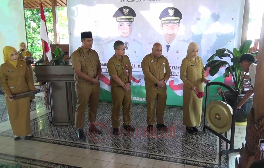 Bupati Kendal Dyah Kartika Permana Sari saat peluncuran Pemeriksaan Kesehatan Gratis (PKG) di Aula SMP Genrus Nusantara, Kecamatan Brangsong, Kabupaten Kendal, Selasa (5/8/2025).