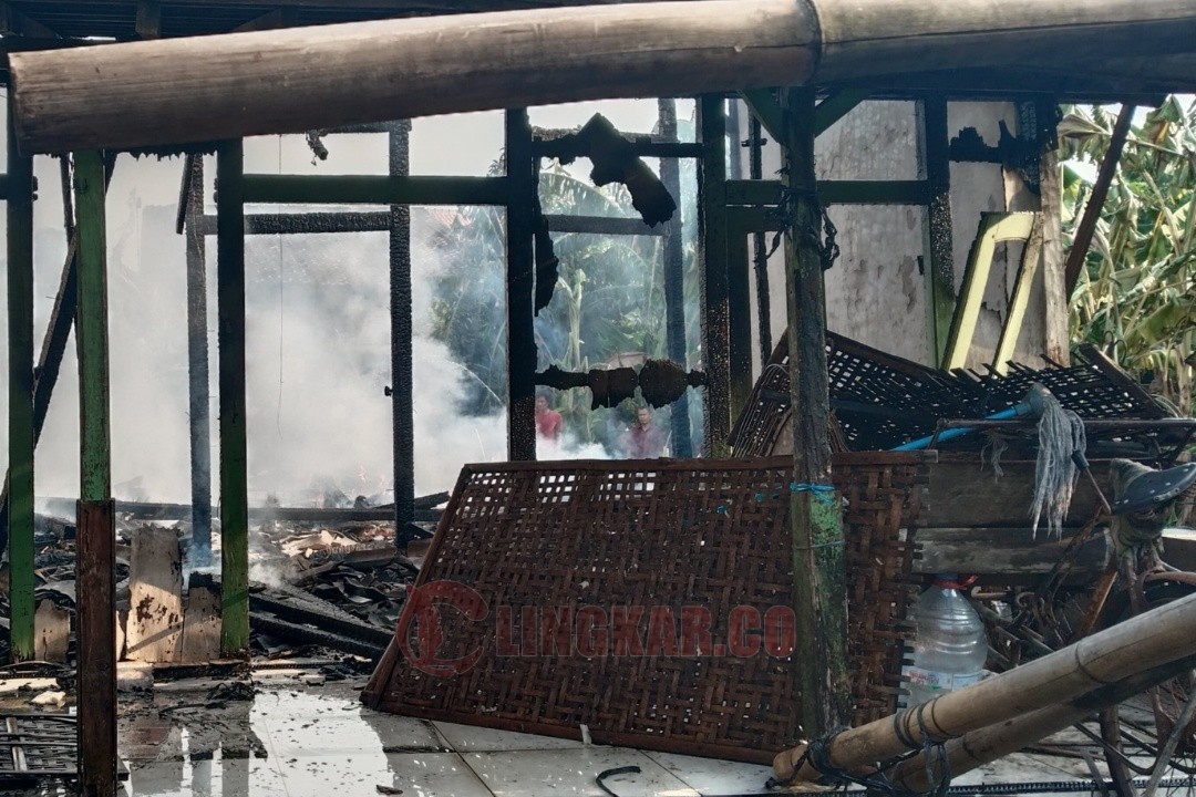 Kebakaran di Kaliwungu Kendal, Dua Rumah Ludes Dilalap Api