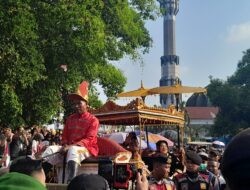 Kirab Boyongan Semarakkan Hari Jadi ke-702 Pati, Warga Antusias Sepanjang Jalan