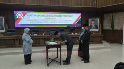 Penandatanganan kesepakatan Rancangan Kebijakan Umum Anggaran (KUA) dan Prioritas Plafon Anggaran Sementara (PPAS) Tahun Anggaran (TA) 2026. (dok Lukman Khakim)