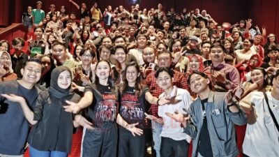 Aktor film Labinak: Mereka Ada di Sini sapa penggemar di Bioskop Semarang. (dok Alan Henry)