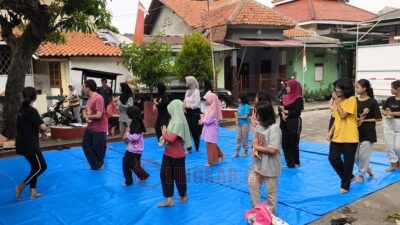 Warga RT 02 RW IV Kelurahan Krapyak manfaatkan dana oprasional RT dari Pemkot Semarang untuk lestarikan budaya. (dok Alan Henry)