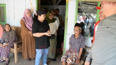 Wali Kota Semarang, Agustina Wilujeng Pramestuti mengunjungi langsung lokasi penerima bantuan perbaikan Rumah Tidak Layak Huni (RTLH) tahun 2025. (dok Pemkot Semarang)